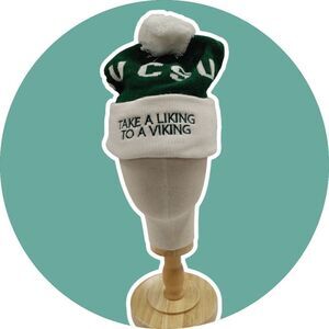 UNISEX KNIT CAPAMERICA POM BEANIE HAT.